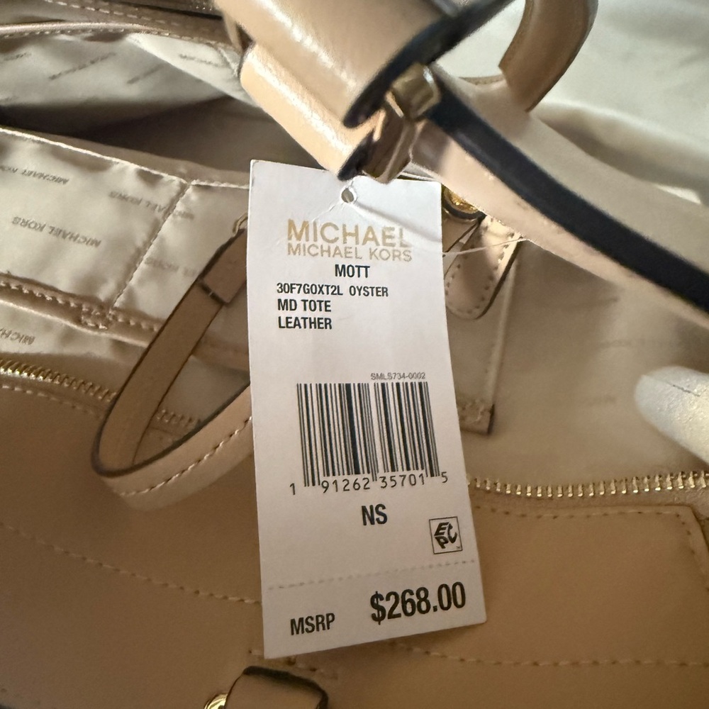 Michael Kors Oyster Structured Tote with Gold Accents-New Excellent Condition - Picture 6 of 7